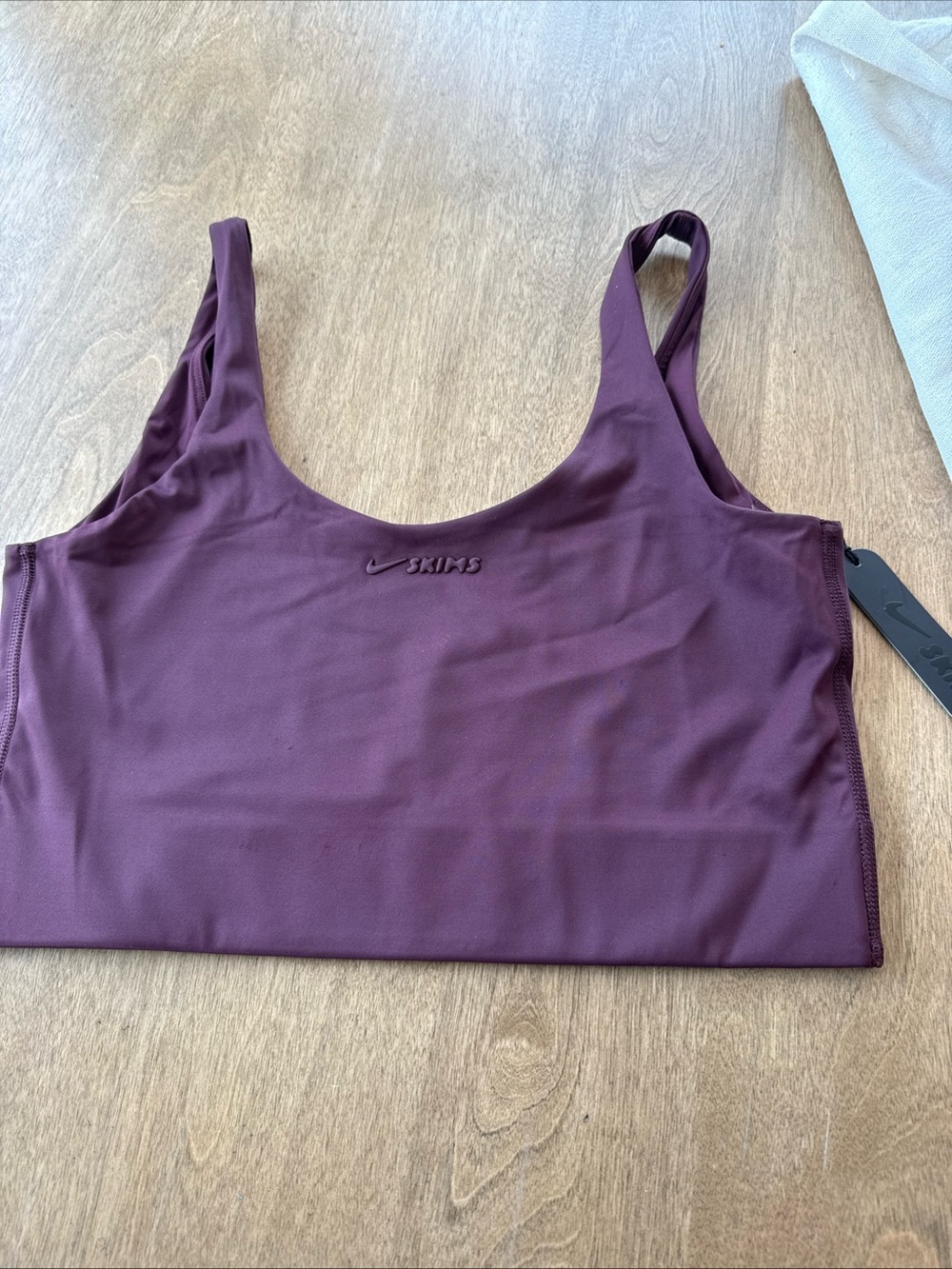 SKIMS NIKE Shine Scoop Neck Longline Sports Bra Currant M Wireless Pullover NWT